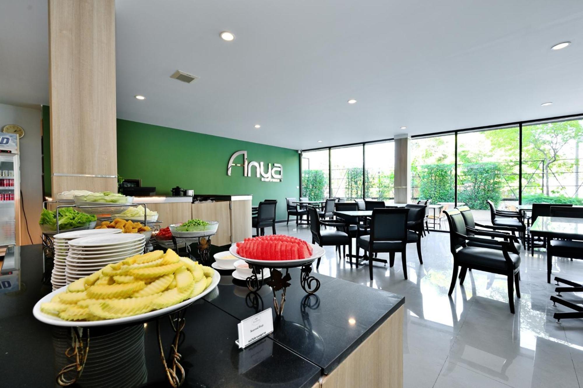 Hotel Anya Nana At Sukhumvit Bangkok Esterno foto